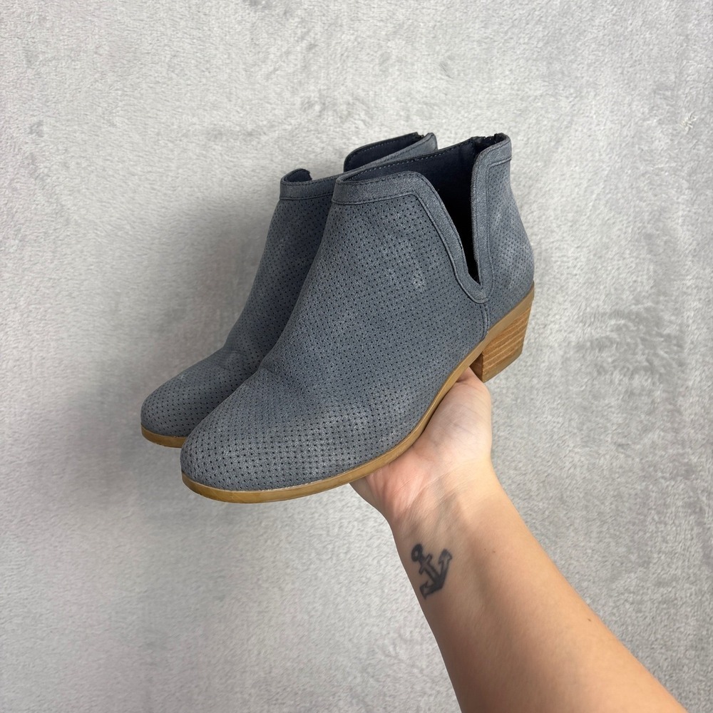 Call It Spring Perforated‎ V Cut Ankle Boots Booties Blue Block Heel Size 6.5